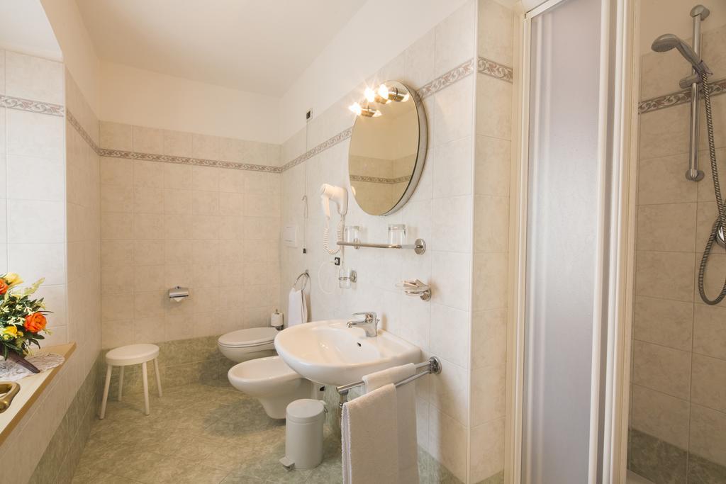 Hotel Garni Excelsior Livinallongo Del Col Di Lana الغرفة الصورة