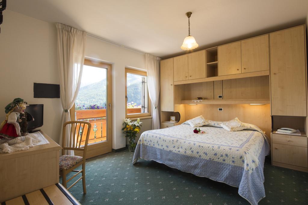 Hotel Garni Excelsior Livinallongo Del Col Di Lana الغرفة الصورة